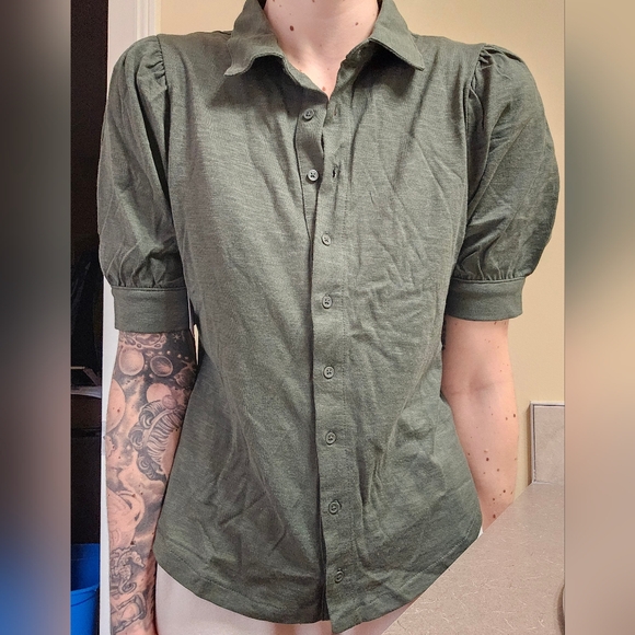 [NEW] Olive Green Puff Sleeve Button-Up Shirt - Picture 6 of 6